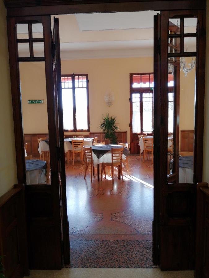 Hotel Antico Borgo Riolo Terme Exterior photo